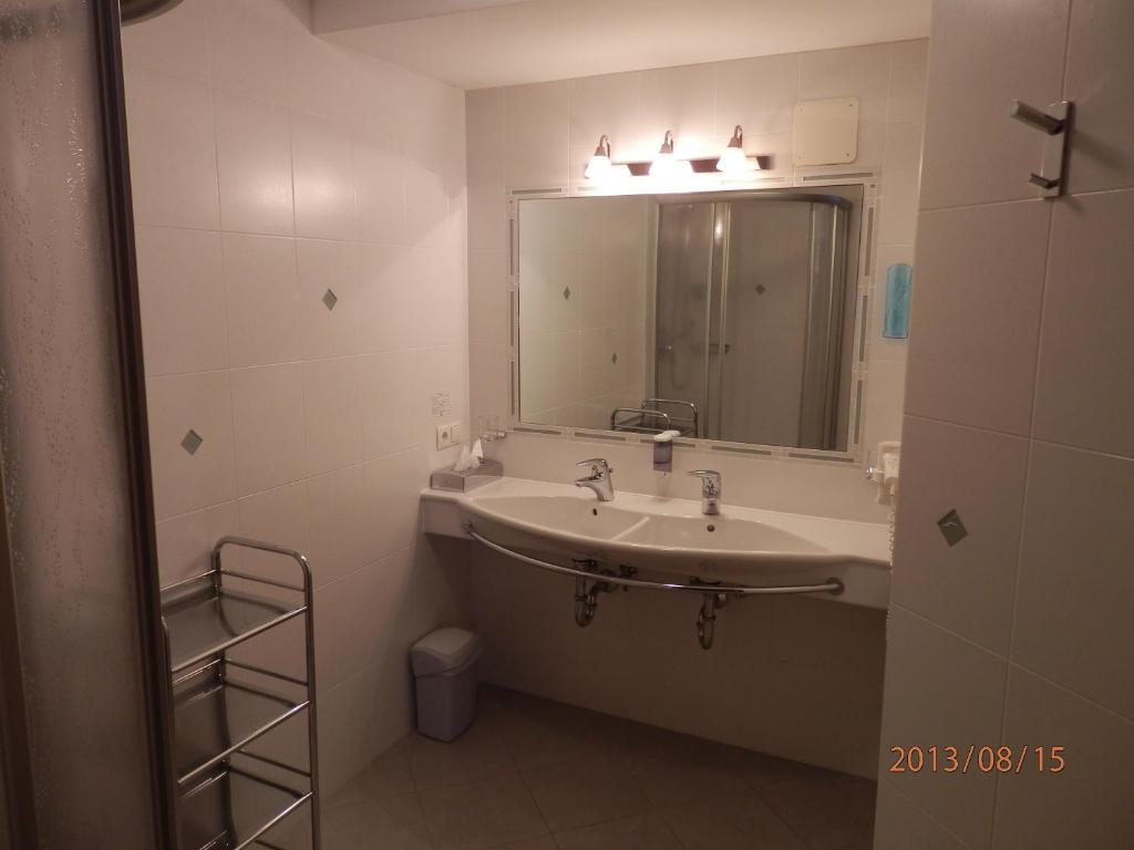 פונדס Hotel Edelweiss חדר תמונה