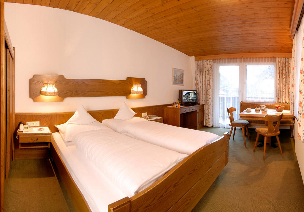 פונדס Hotel Edelweiss חדר תמונה